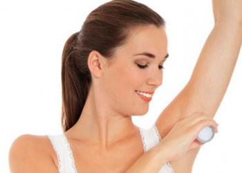 Что лучше и безопаснее: дезодорант или антиперспирант для женщин и мужчин