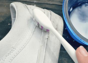 Как отбелить кроссовки в домашних условиях Как очистить кроссовки зубной пастой